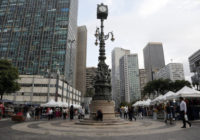 Relógio histórico do Largo da Carioca é restaurado e volta a tocar música a cada hora